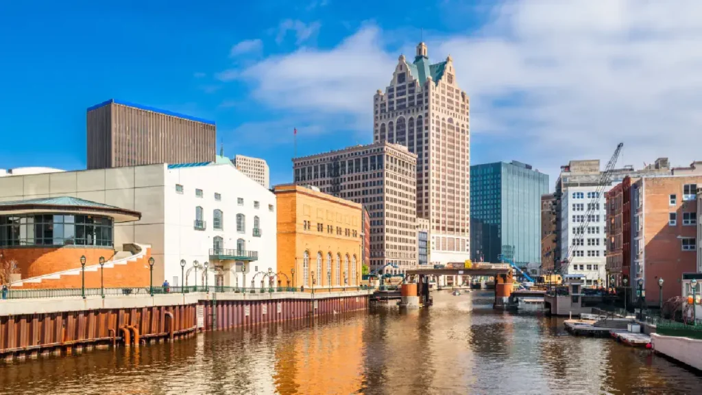 milwaukee colorful and vibrant city